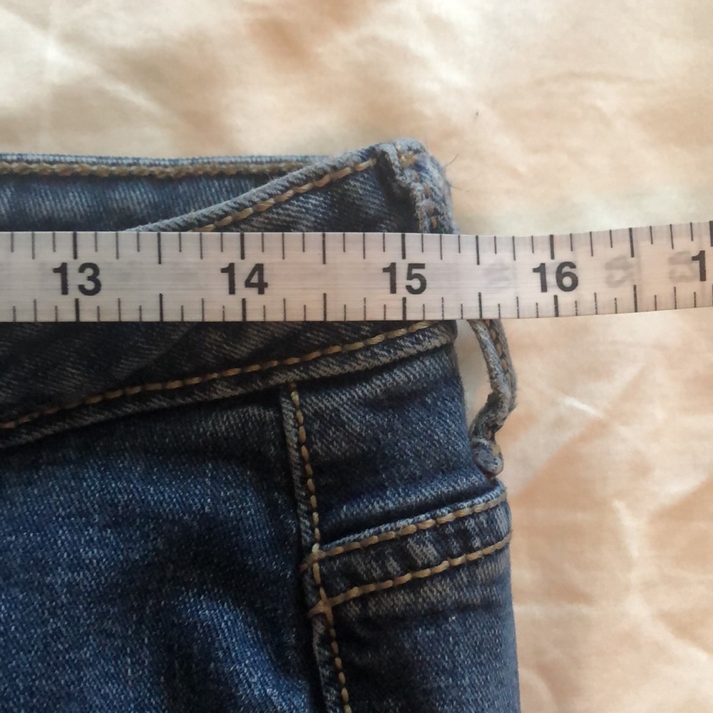 Aura Jeans - Picture 11 of 12